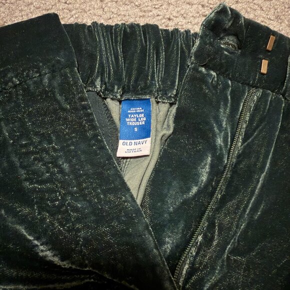 Old Navy High-Waisted Pleated Taylor Velvet Pants Dark Green Christmas Holiday - Picture 3 of 3